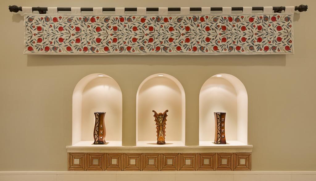 فندق أنجم مكة المظهر الخارجي الصورة A traditional design of a fireplace